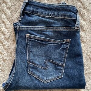 Silver Suki Mid Rise Curvy Fit Slim Bootcut Jeans